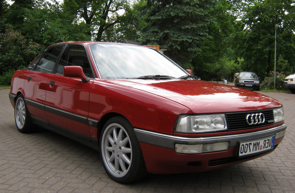 Замена аккумулятора Audi 90