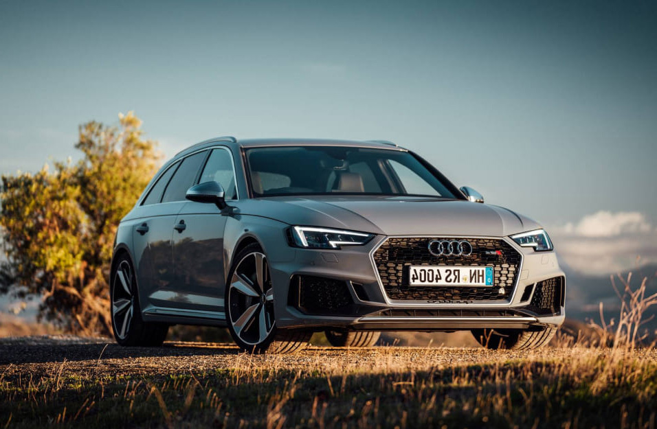 Замена аккумулятора Audi Rs4