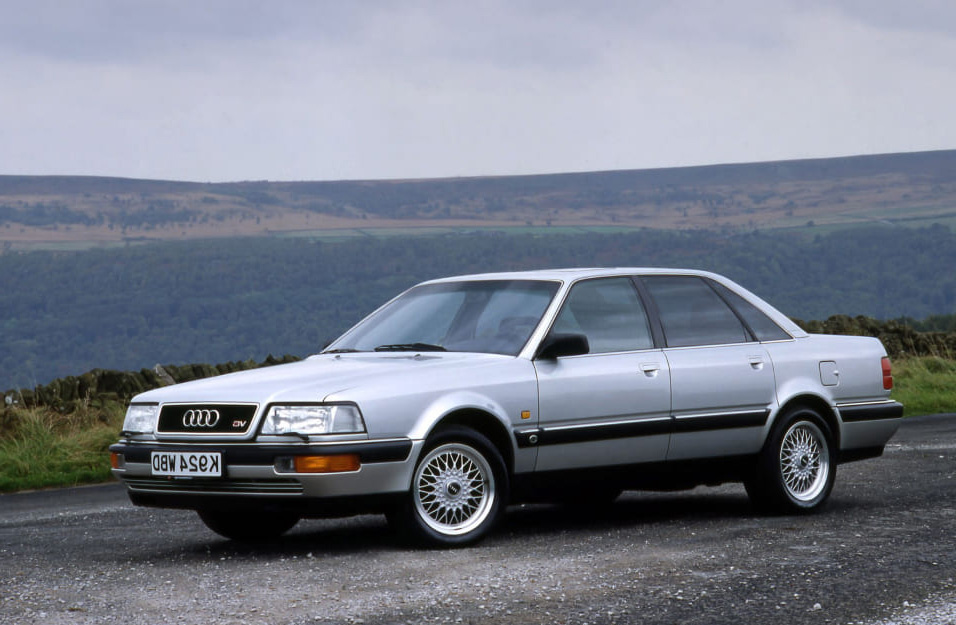 Замена аккумулятора Audi V8