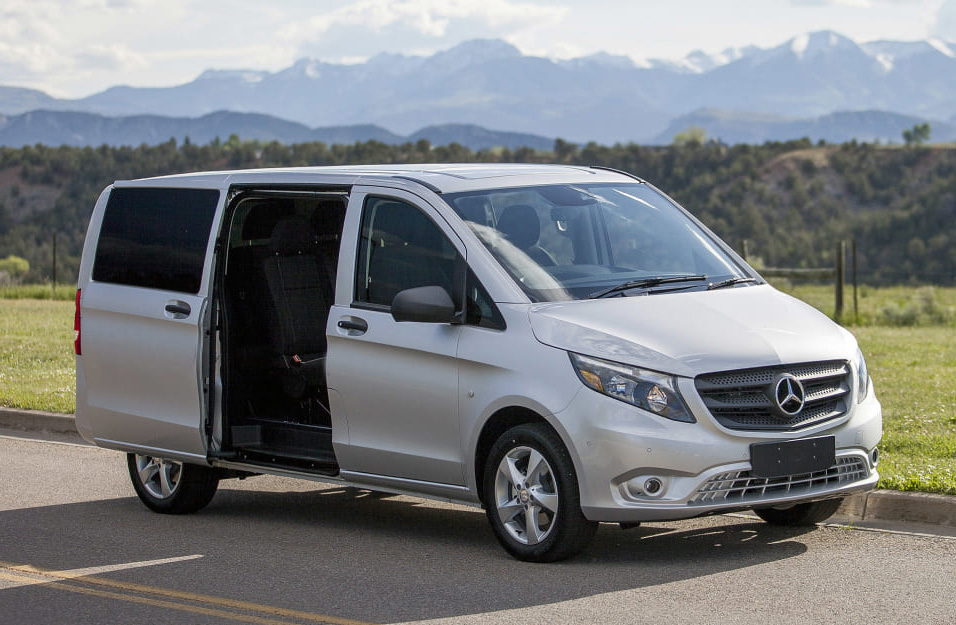 Замена аккумулятора Mercedes Metris