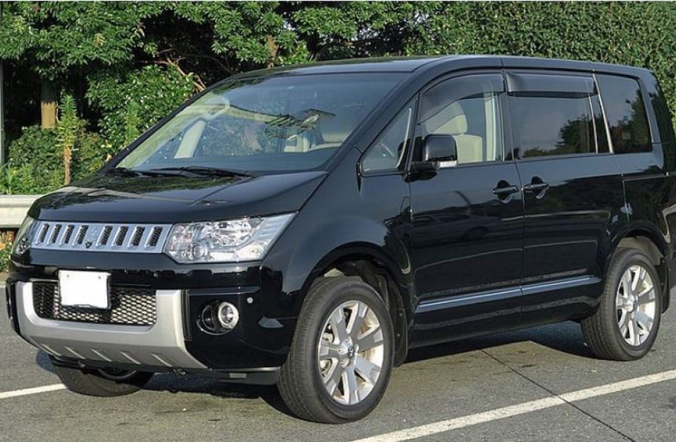 Замена аккумулятора Mitsubishi Delica